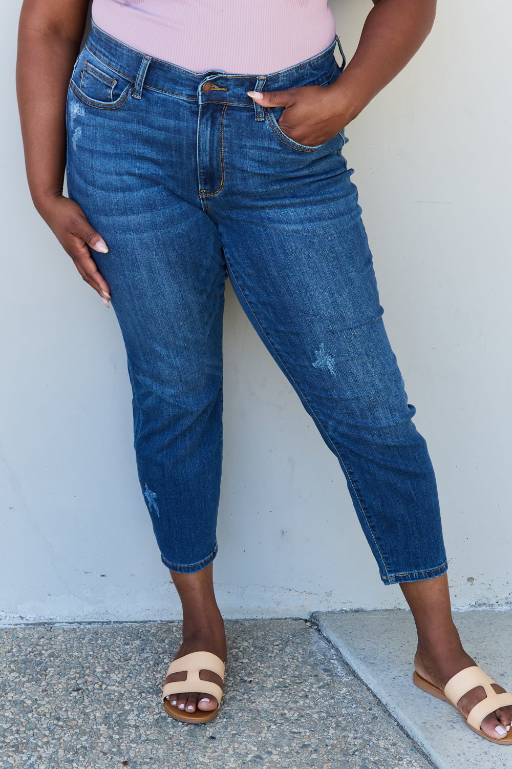 Judy Blue Aila Full Size Mid Rise Cropped Relax Fit Jeans