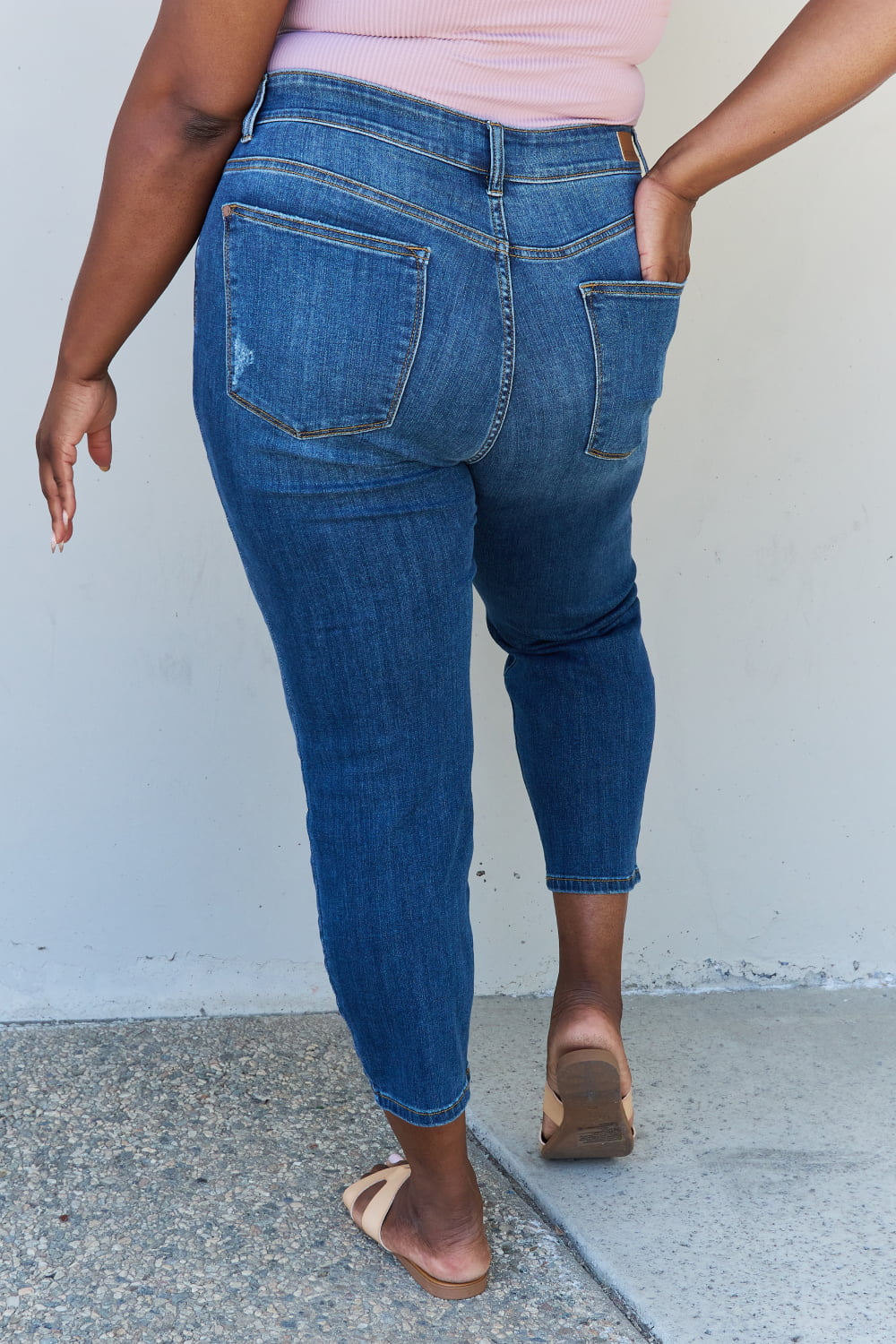 Judy Blue Aila Full Size Mid Rise Cropped Relax Fit Jeans
