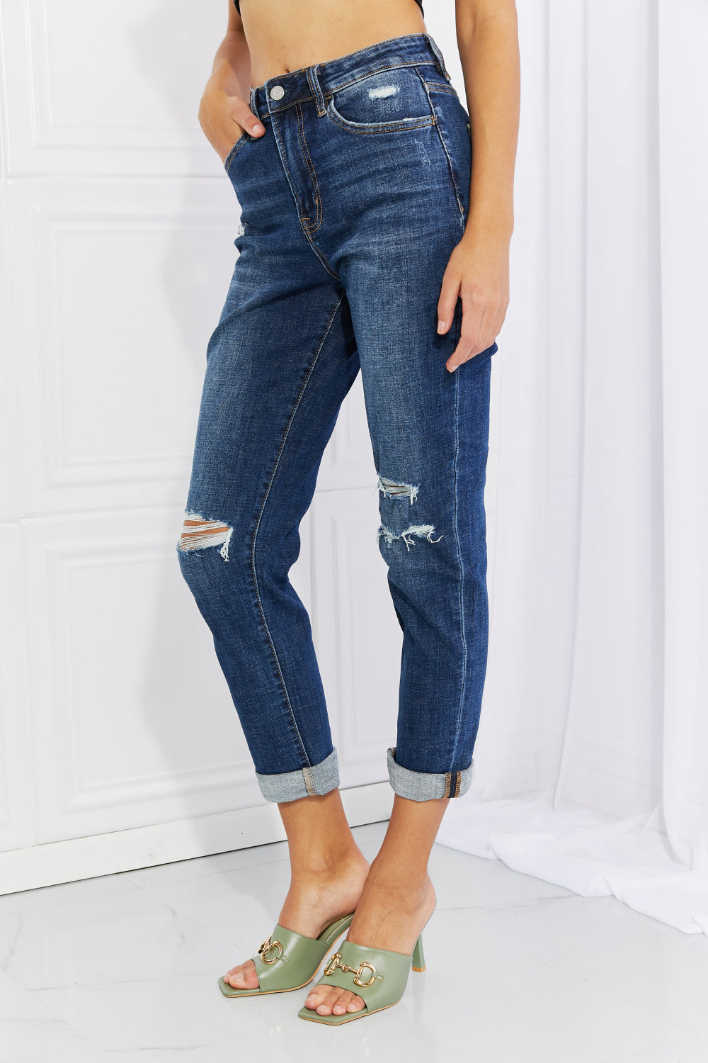 Vervet by Flying Monkey Distressed Cropped Jeans