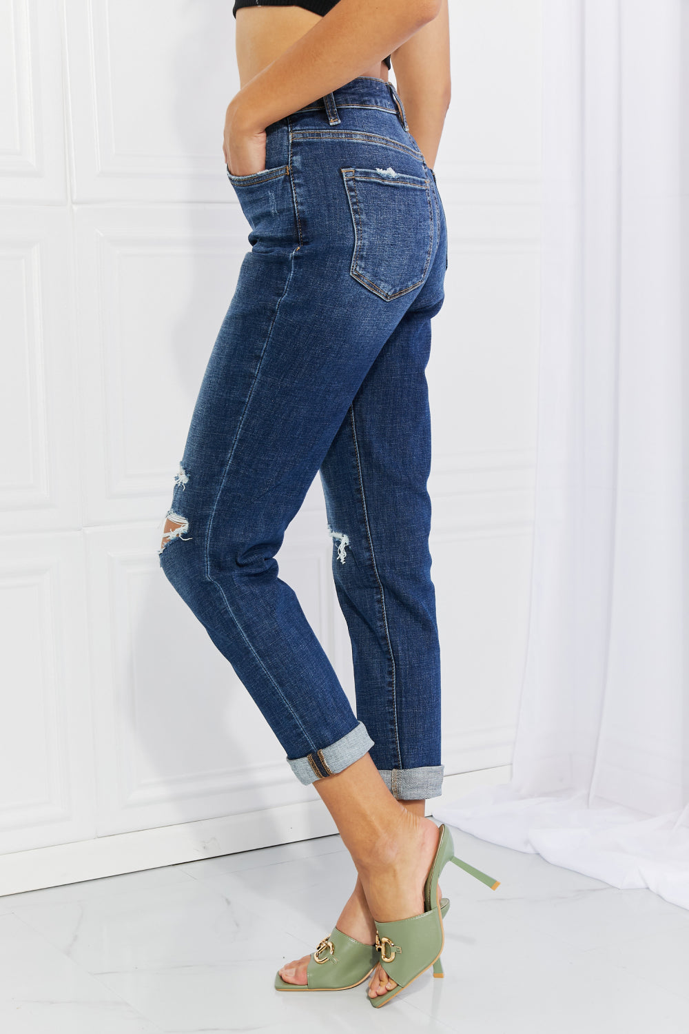 Vervet by Flying Monkey Distressed Cropped Jeans