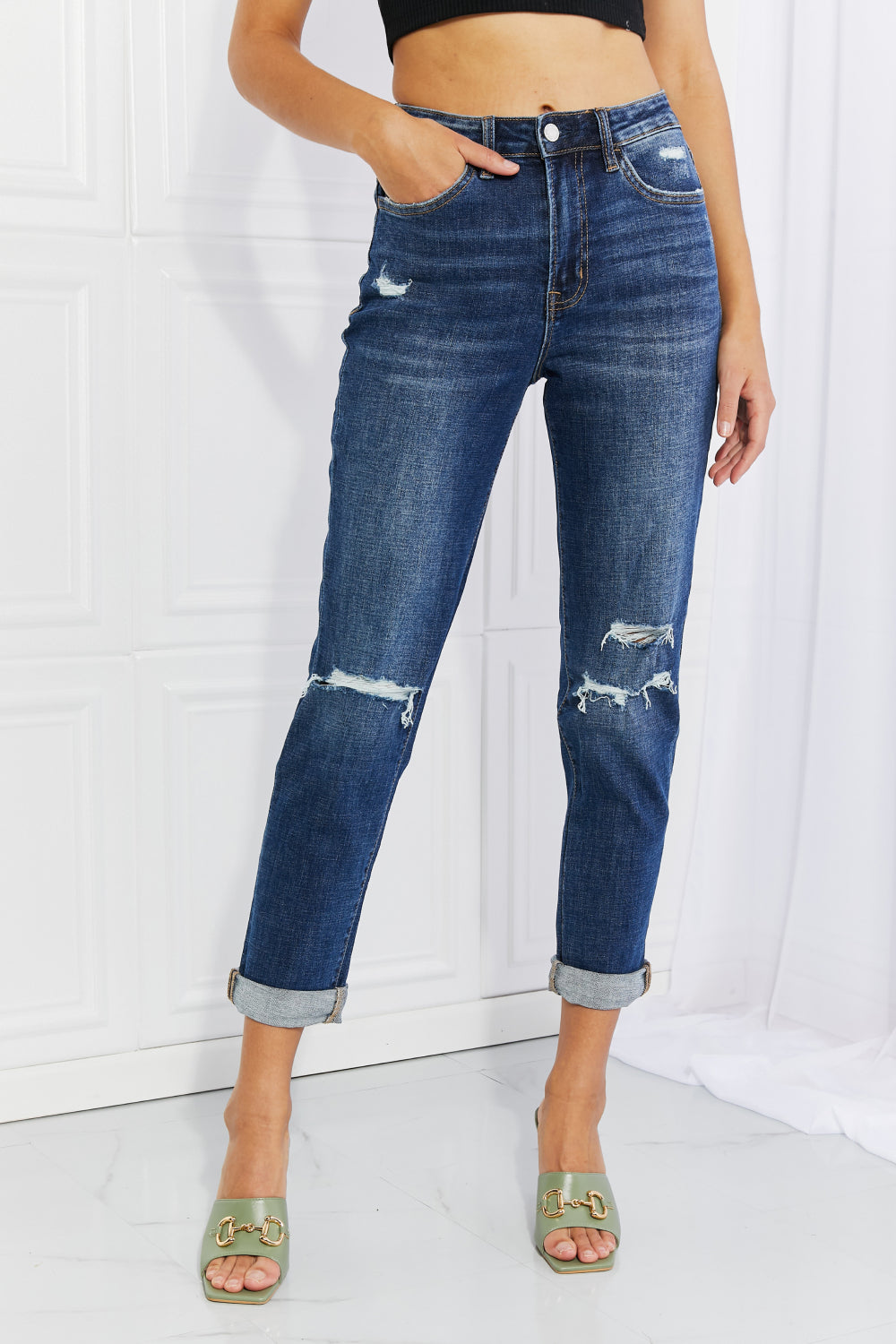 Vervet by Flying Monkey Distressed Cropped Jeans